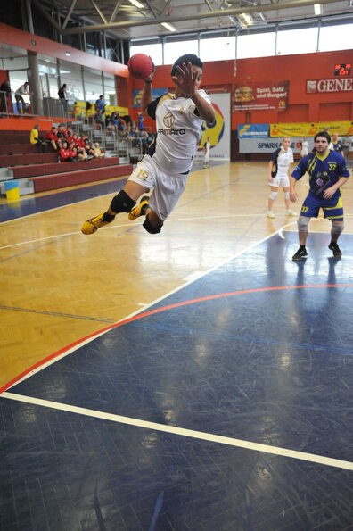 Tschoukball
